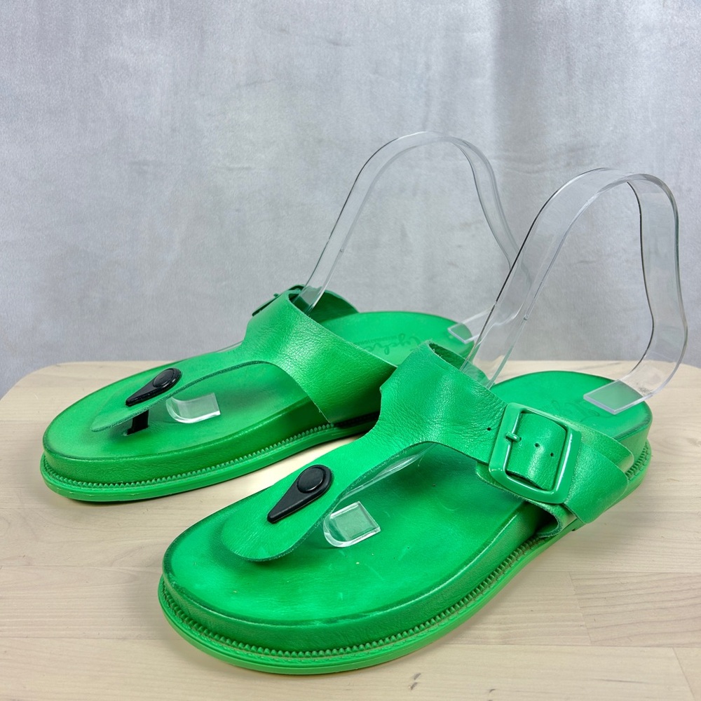 TYCHE Leather Sandal Birkenstock style in Bright Green size 7